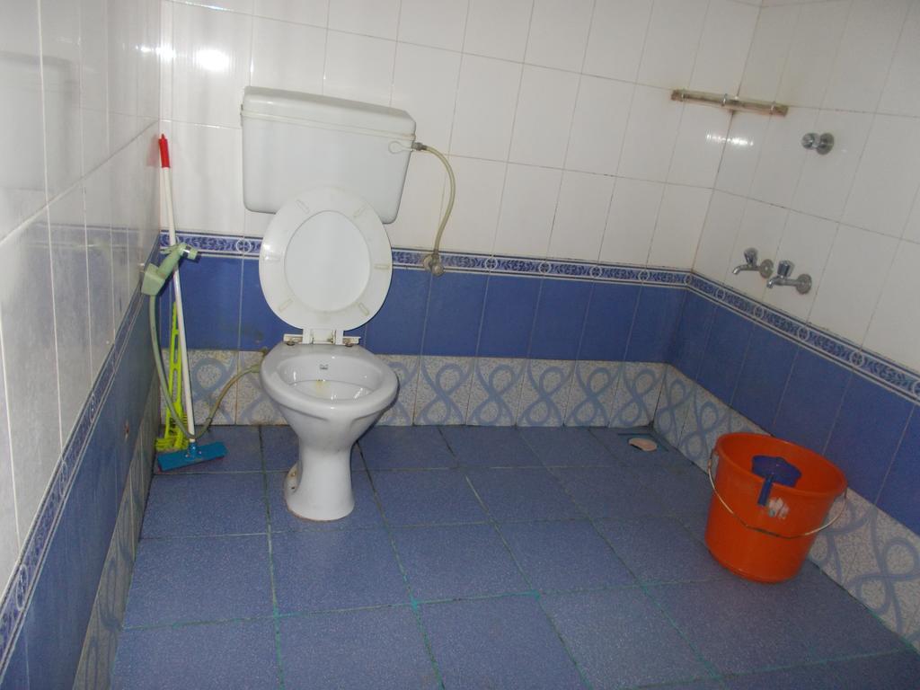 Guruvayur Bunglow Hotell Exteriör bild