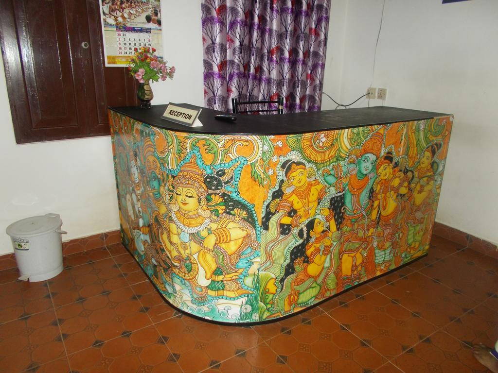 Guruvayur Bunglow Hotell Exteriör bild