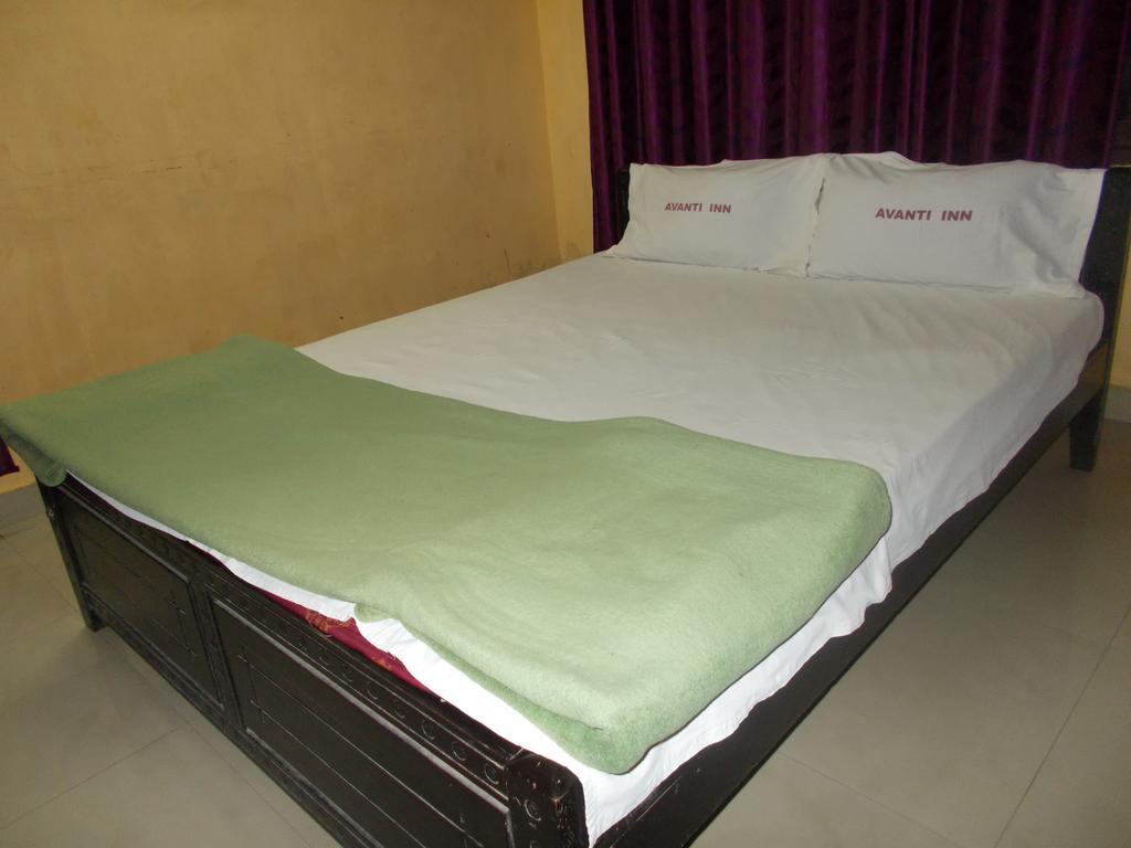 Guruvayur Bunglow Hotell Exteriör bild